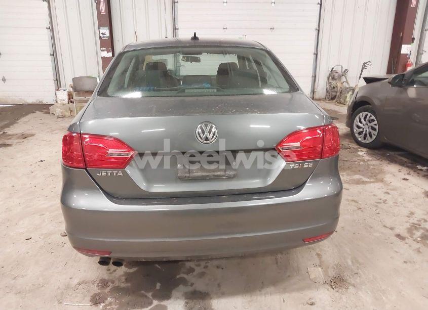 Photo 16 of 2014 Volkswagen Jetta 1.8T SE (VIN 3VWD17AJ4EM419453)