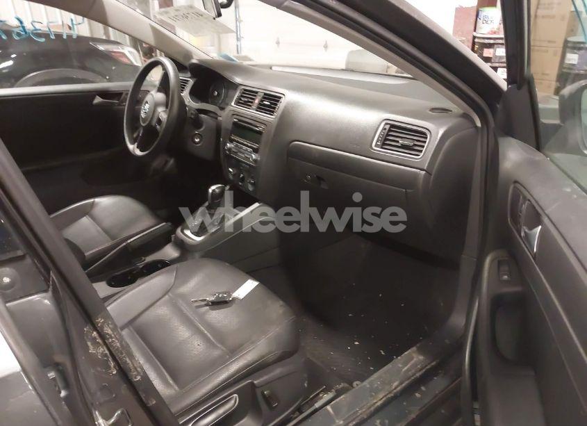 Photo 5 of 2014 Volkswagen Jetta 1.8T SE (VIN 3VWD17AJ4EM419453)