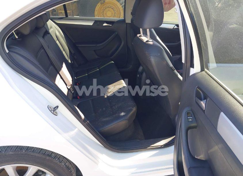 Photo 8 of 2014 Volkswagen Jetta 1.8T SE (VIN 3VWD17AJ4EM436155)