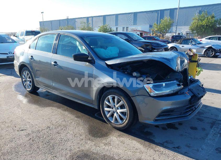2015 Volkswagen Jetta 1.8T SE (VIN 3VWD17AJ4FM209808) main photo