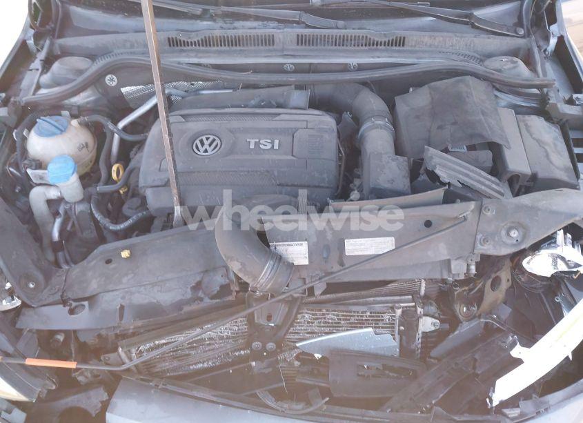 Photo 10 of 2015 Volkswagen Jetta 1.8T SE (VIN 3VWD17AJ4FM209808)