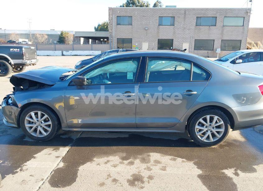 Photo 14 of 2015 Volkswagen Jetta 1.8T SE (VIN 3VWD17AJ4FM209808)