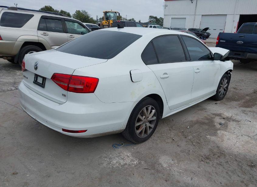 Photo 4 of 2015 Volkswagen Jetta 1.8T SE (VIN 3VWD17AJ4FM266378)