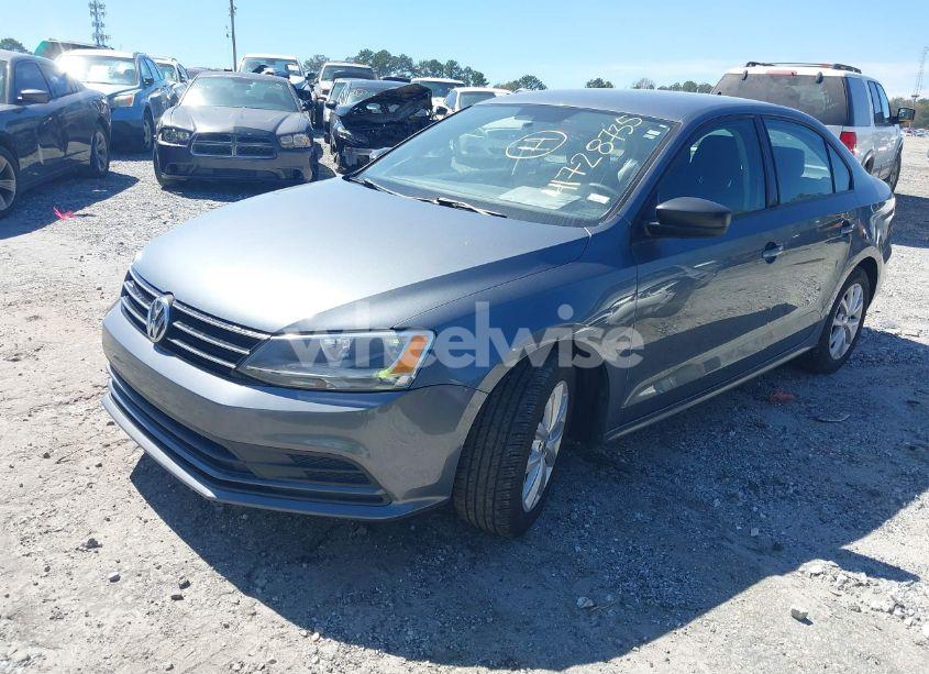 Photo 2 of 2015 Volkswagen Jetta 1.8T SE (VIN 3VWD17AJ4FM269815)