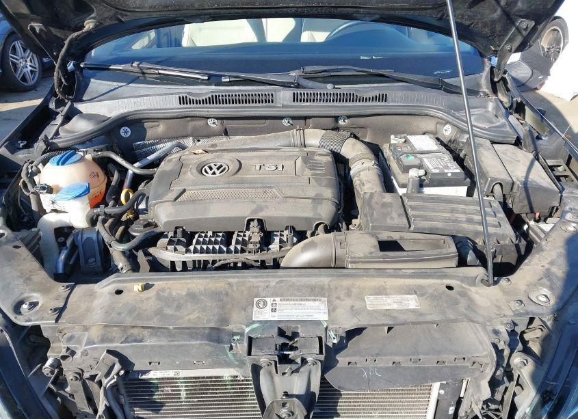 Photo 10 of 2015 Volkswagen Jetta 1.8T SE (VIN 3VWD17AJ4FM309763)