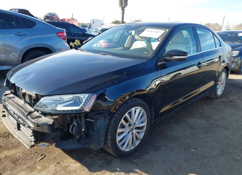 Photo 2 of 2015 Volkswagen Jetta 1.8T SE (VIN 3VWD17AJ4FM309763)