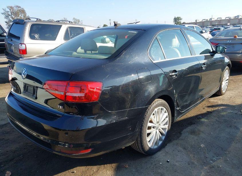 Photo 4 of 2015 Volkswagen Jetta 1.8T SE (VIN 3VWD17AJ4FM309763)