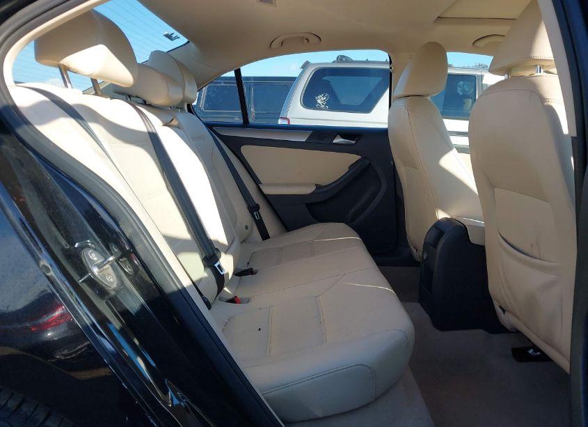 Photo 8 of 2015 Volkswagen Jetta 1.8T SE (VIN 3VWD17AJ4FM309763)