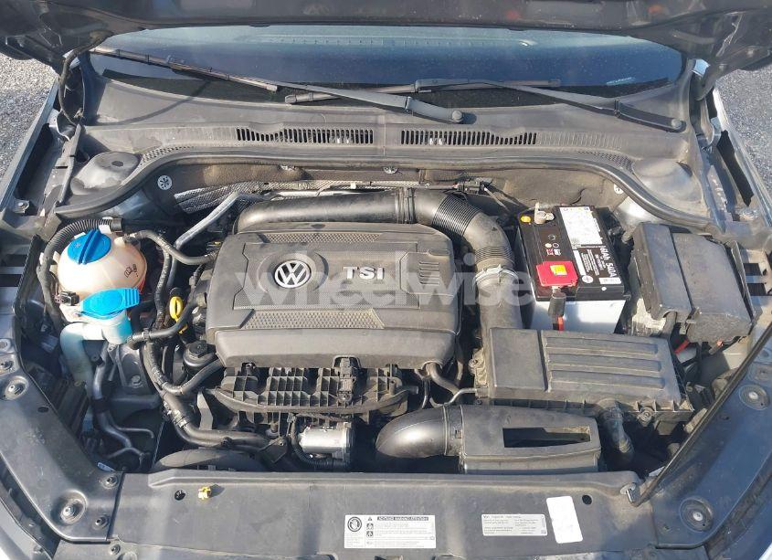 Photo 10 of 2015 Volkswagen Jetta 1.8T SE (VIN 3VWD17AJ4FM315885)