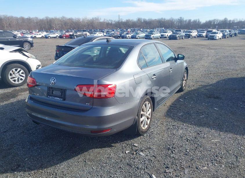Photo 4 of 2015 Volkswagen Jetta 1.8T SE (VIN 3VWD17AJ4FM315885)
