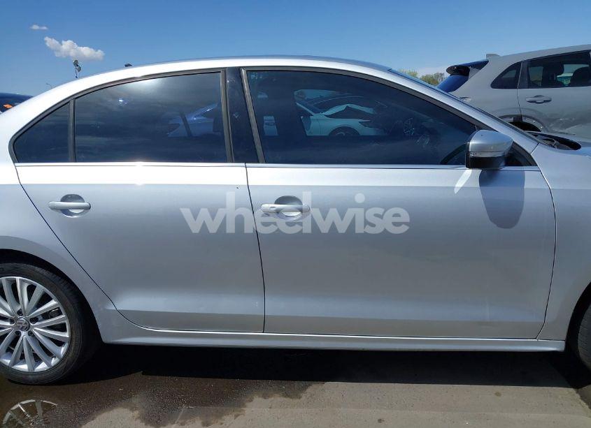 Photo 14 of 2015 Volkswagen Jetta 1.8T SE (VIN 3VWD17AJ4FM336834)