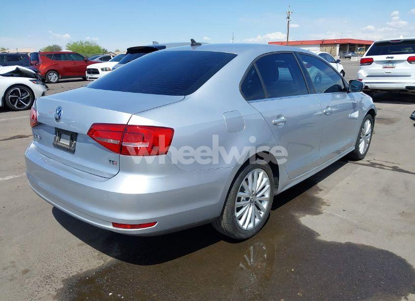 Photo 4 of 2015 Volkswagen Jetta 1.8T SE (VIN 3VWD17AJ4FM336834)