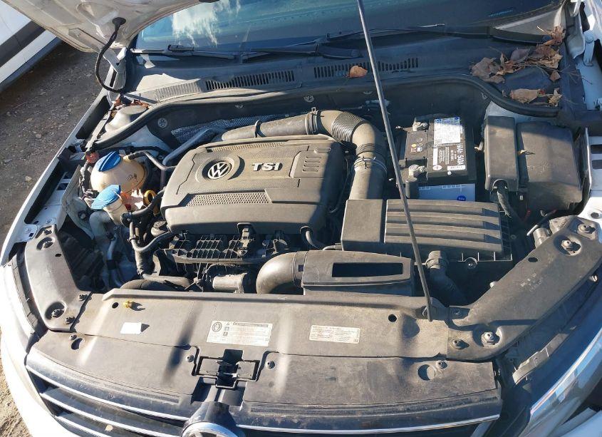 Photo 10 of 2015 Volkswagen Jetta 1.8T SE (VIN 3VWD17AJ4FM352449)