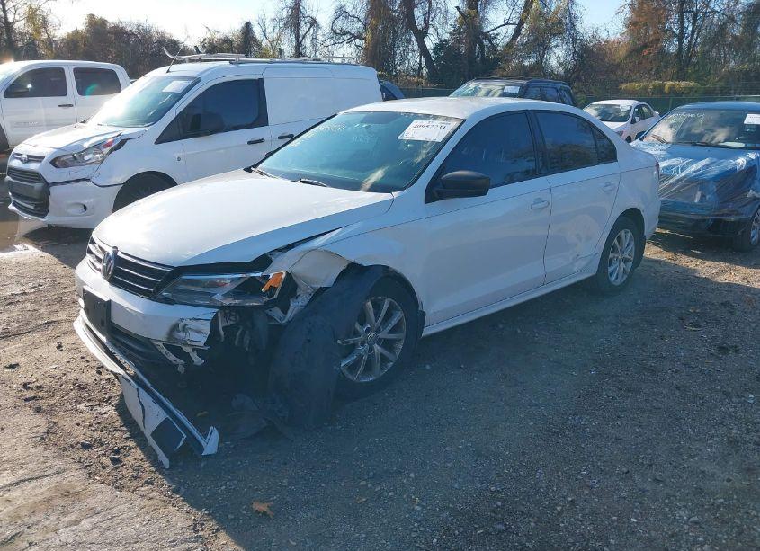 Photo 2 of 2015 Volkswagen Jetta 1.8T SE (VIN 3VWD17AJ4FM352449)