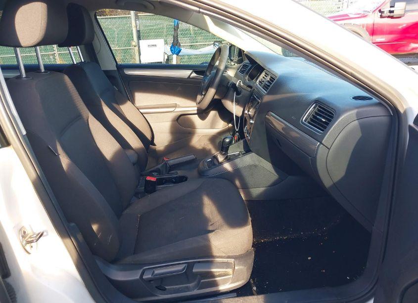 Photo 5 of 2015 Volkswagen Jetta 1.8T SE (VIN 3VWD17AJ4FM352449)