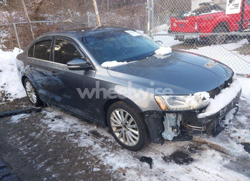 2015 Volkswagen Jetta 1.8T SE (VIN 3VWD17AJ4FM405991) main photo