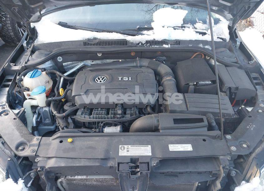 Photo 10 of 2015 Volkswagen Jetta 1.8T SE (VIN 3VWD17AJ4FM405991)