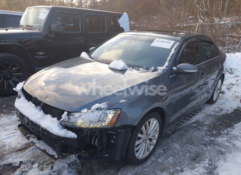 Photo 2 of 2015 Volkswagen Jetta 1.8T SE (VIN 3VWD17AJ4FM405991)