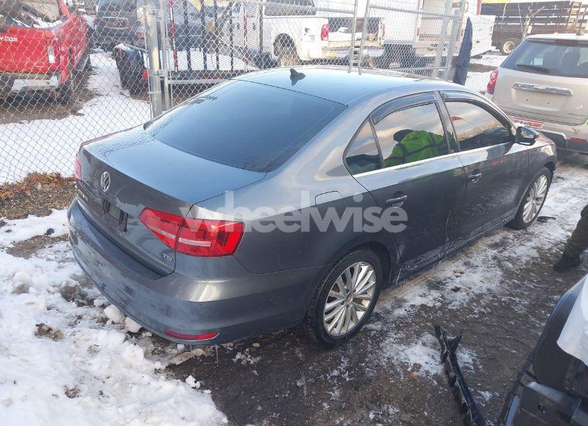 Photo 4 of 2015 Volkswagen Jetta 1.8T SE (VIN 3VWD17AJ4FM405991)
