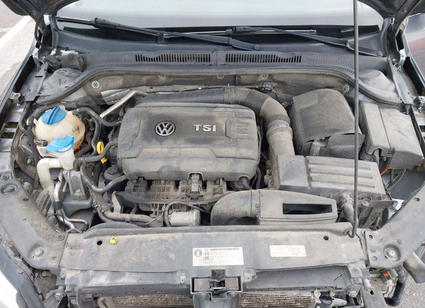 Photo 10 of 2015 Volkswagen Jetta 1.8T SE (VIN 3VWD17AJ4FM424119)