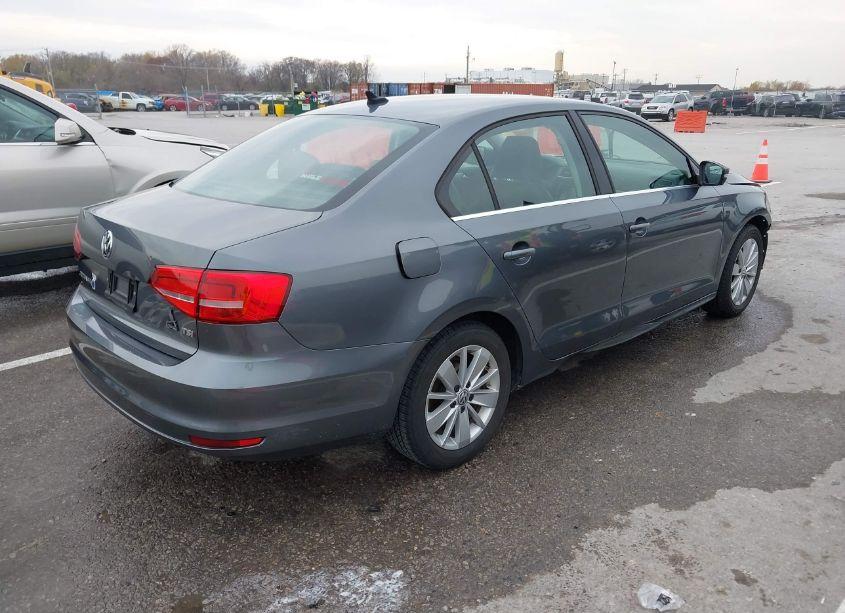 Photo 4 of 2015 Volkswagen Jetta 1.8T SE (VIN 3VWD17AJ4FM424119)