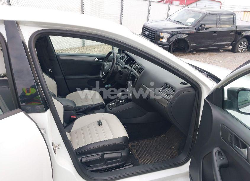 Photo 5 of 2016 Volkswagen Jetta 1.8T SPORT (VIN 3VWD17AJ4GM240476)