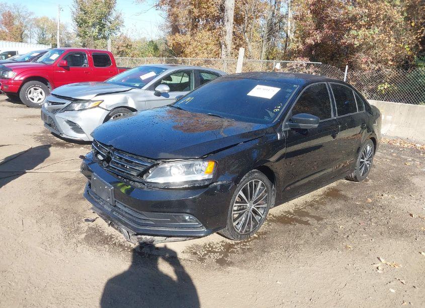Photo 2 of 2016 Volkswagen Jetta 1.8T SPORT (VIN 3VWD17AJ4GM255561)