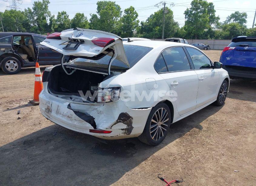 Photo 4 of 2016 Volkswagen Jetta 1.8T SPORT (VIN 3VWD17AJ4GM259481)