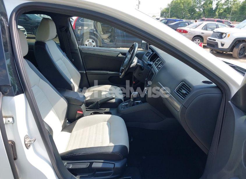 Photo 5 of 2016 Volkswagen Jetta 1.8T SPORT (VIN 3VWD17AJ4GM259481)