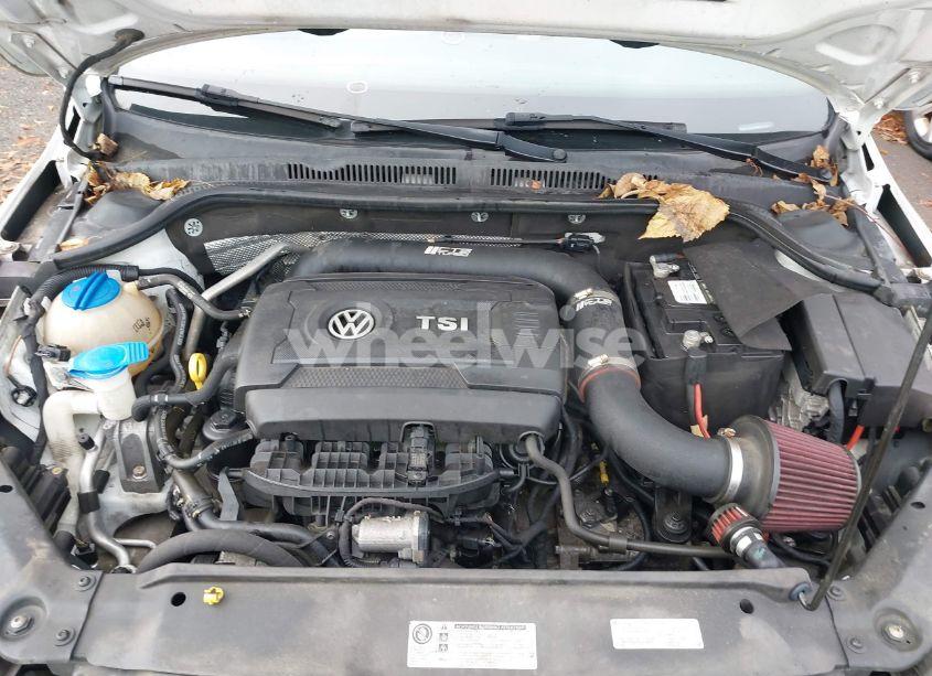 Photo 10 of 2016 Volkswagen Jetta 1.8T SPORT (VIN 3VWD17AJ4GM291833)