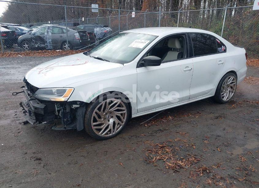 Photo 2 of 2016 Volkswagen Jetta 1.8T SPORT (VIN 3VWD17AJ4GM291833)