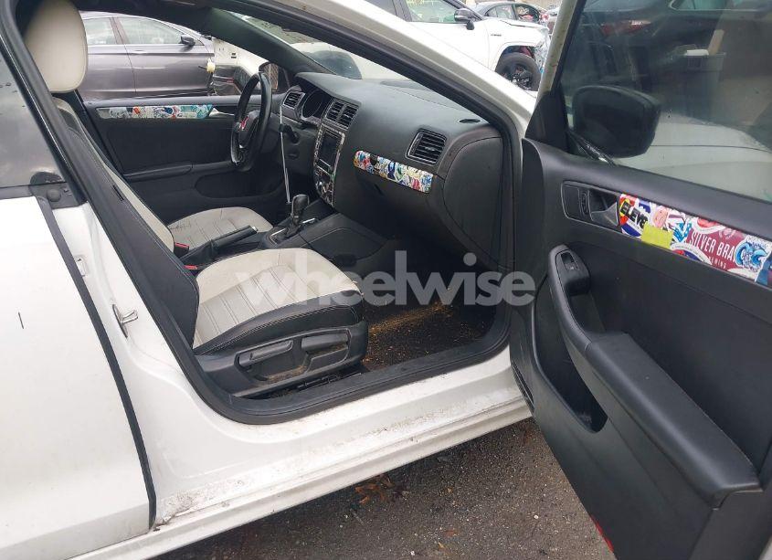 Photo 5 of 2016 Volkswagen Jetta 1.8T SPORT (VIN 3VWD17AJ4GM291833)