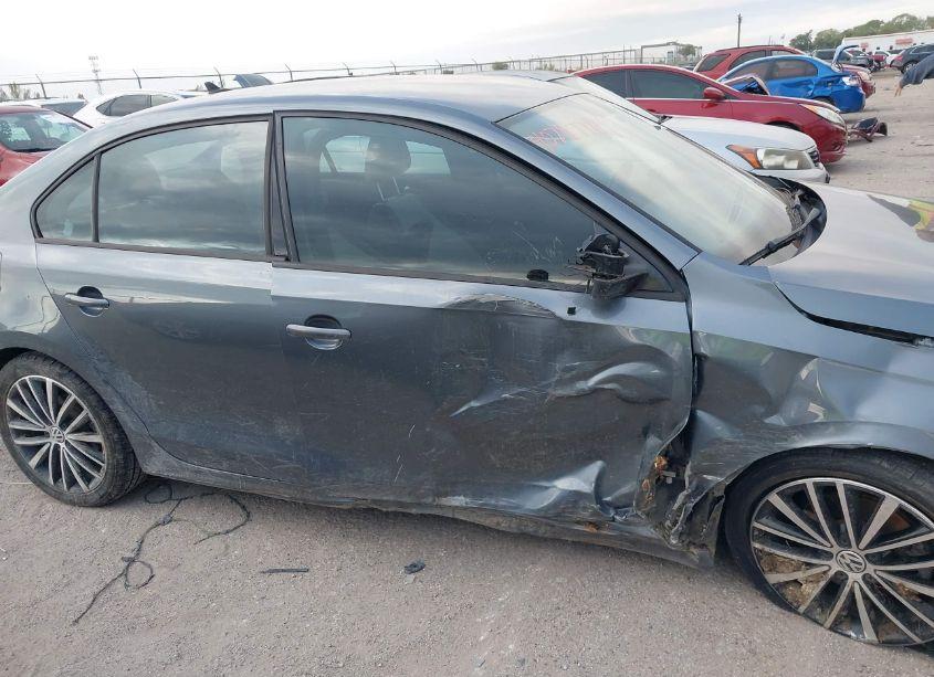 Photo 13 of 2016 Volkswagen Jetta 1.8T SPORT (VIN 3VWD17AJ4GM345325)