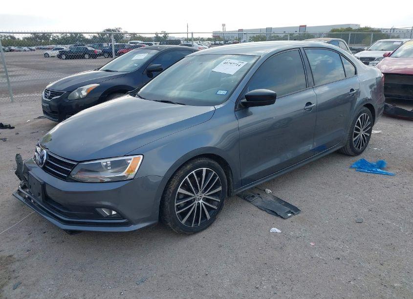 Photo 2 of 2016 Volkswagen Jetta 1.8T SPORT (VIN 3VWD17AJ4GM345325)