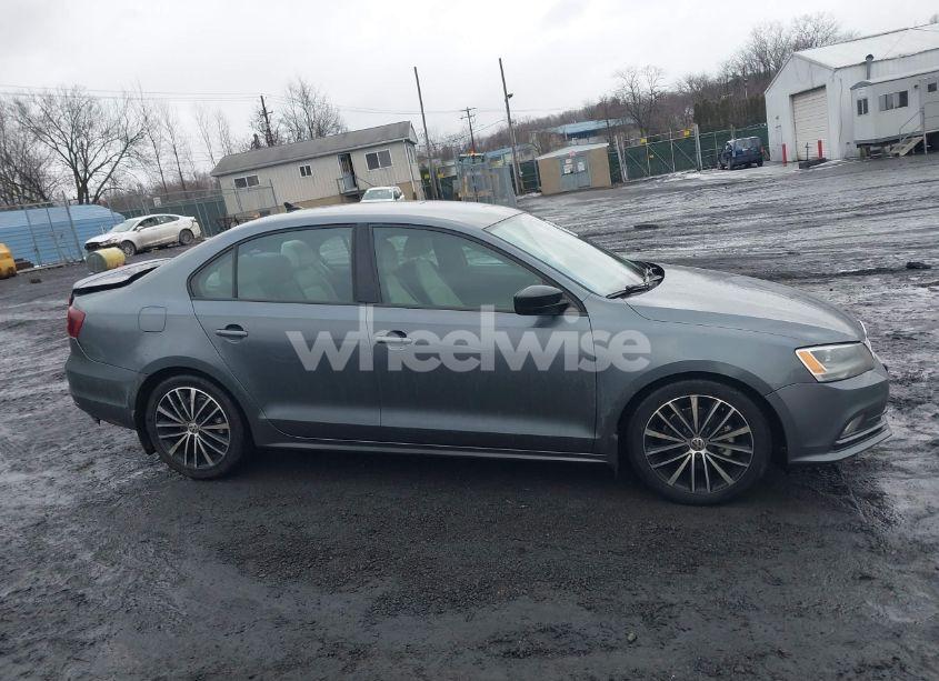 Photo 13 of 2016 Volkswagen Jetta 1.8T SPORT (VIN 3VWD17AJ4GM376090)