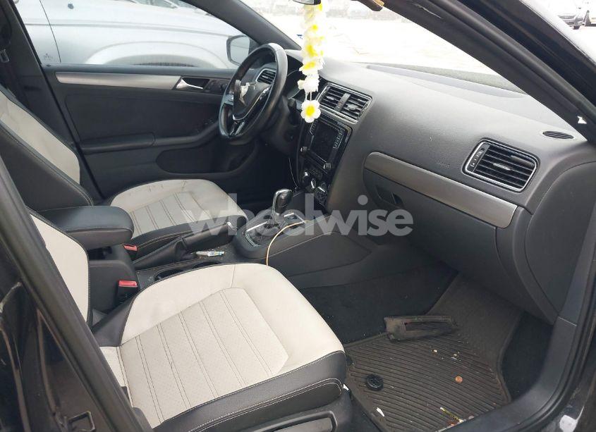 Photo 5 of 2016 Volkswagen Jetta 1.8T SPORT (VIN 3VWD17AJ4GM396856)