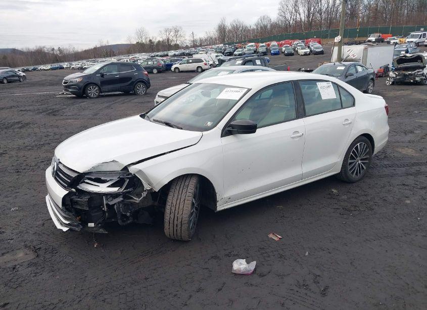 Photo 2 of 2017 Volkswagen Jetta 1.8T SPORT (VIN 3VWD17AJ4HM299318)