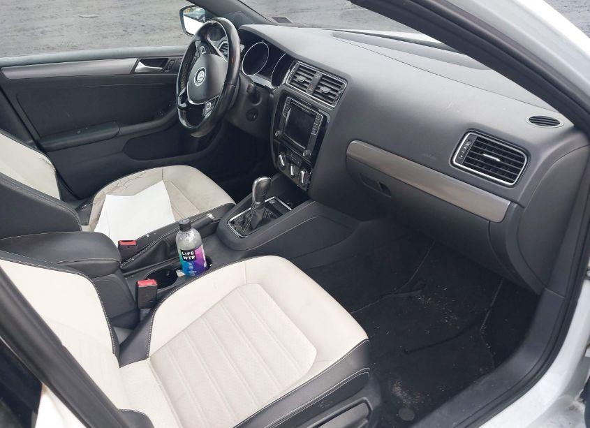 Photo 5 of 2017 Volkswagen Jetta 1.8T SPORT (VIN 3VWD17AJ4HM299318)