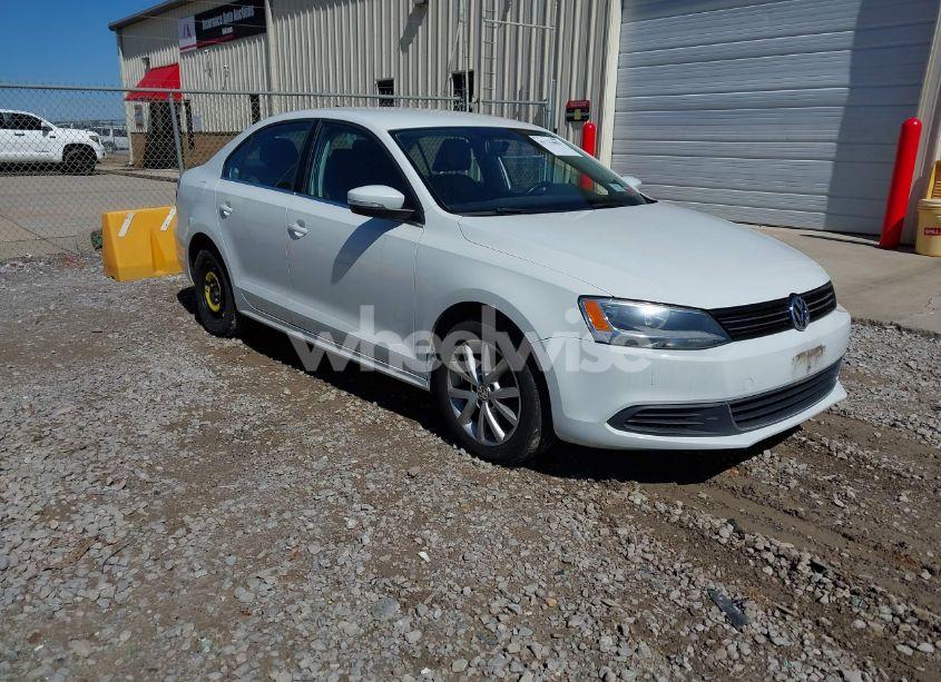 2014 Volkswagen Jetta 1.8T SE (VIN 3VWD17AJ5EM260720) main photo