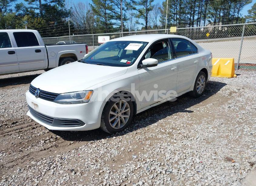 Photo 2 of 2014 Volkswagen Jetta 1.8T SE (VIN 3VWD17AJ5EM260720)