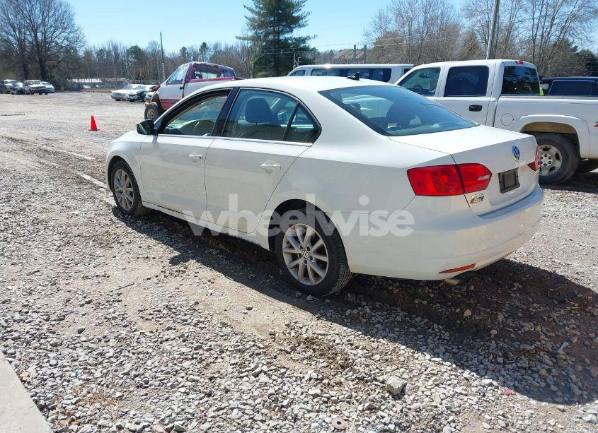 Photo 3 of 2014 Volkswagen Jetta 1.8T SE (VIN 3VWD17AJ5EM260720)