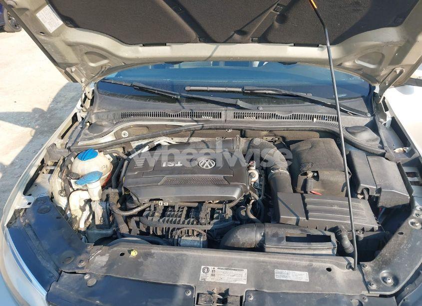 Photo 10 of 2014 Volkswagen Jetta 1.8T SE (VIN 3VWD17AJ5EM273418)