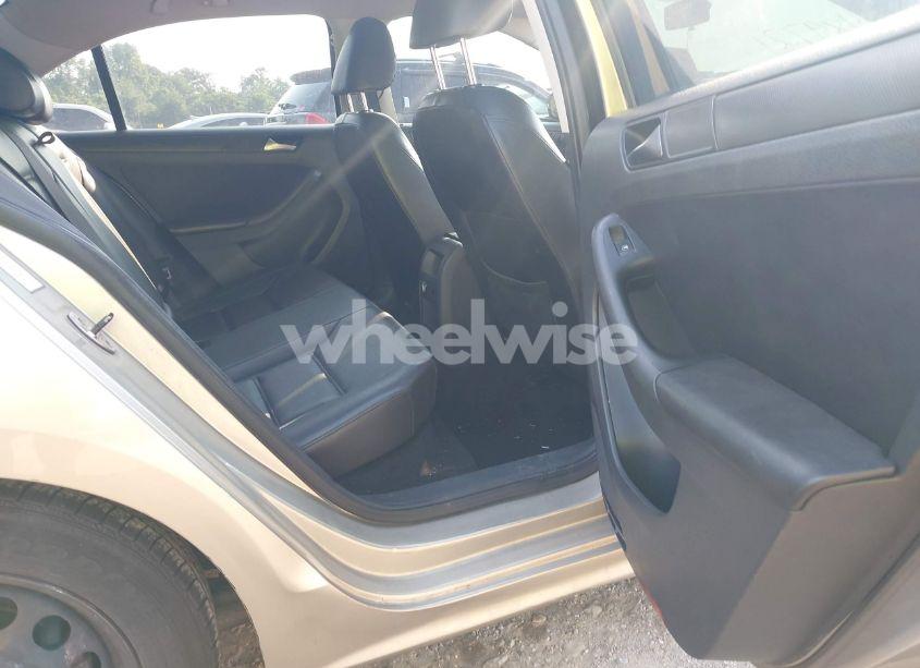 Photo 8 of 2014 Volkswagen Jetta 1.8T SE (VIN 3VWD17AJ5EM273418)