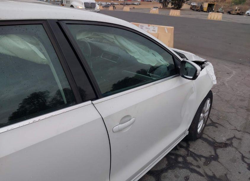 Photo 16 of 2014 Volkswagen Jetta 1.8T SE (VIN 3VWD17AJ5EM301783)