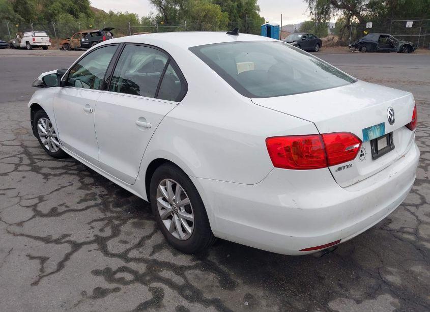 Photo 3 of 2014 Volkswagen Jetta 1.8T SE (VIN 3VWD17AJ5EM301783)