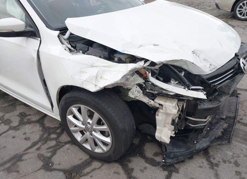 Photo 6 of 2014 Volkswagen Jetta 1.8T SE (VIN 3VWD17AJ5EM301783)