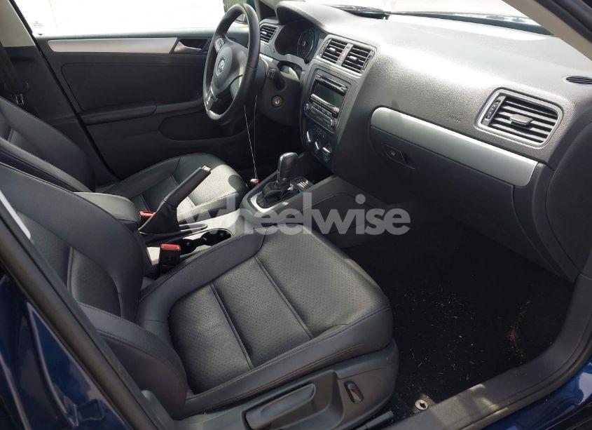 Photo 5 of 2014 Volkswagen Jetta 1.8T SE (VIN 3VWD17AJ5EM307180)