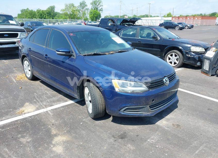 2014 Volkswagen Jetta 1.8T SE (VIN 3VWD17AJ5EM309737) main photo