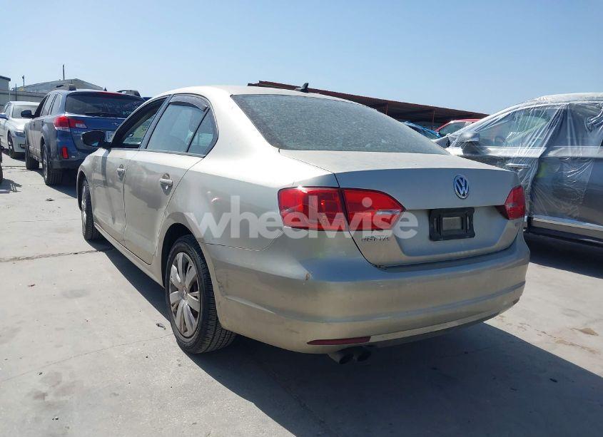 Photo 3 of 2014 Volkswagen Jetta 1.8T SE (VIN 3VWD17AJ5EM314985)