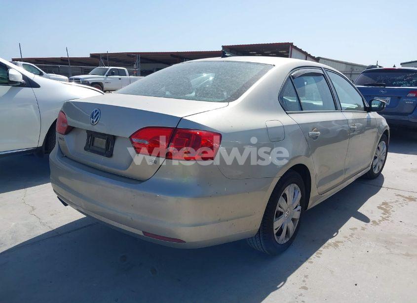 Photo 4 of 2014 Volkswagen Jetta 1.8T SE (VIN 3VWD17AJ5EM314985)